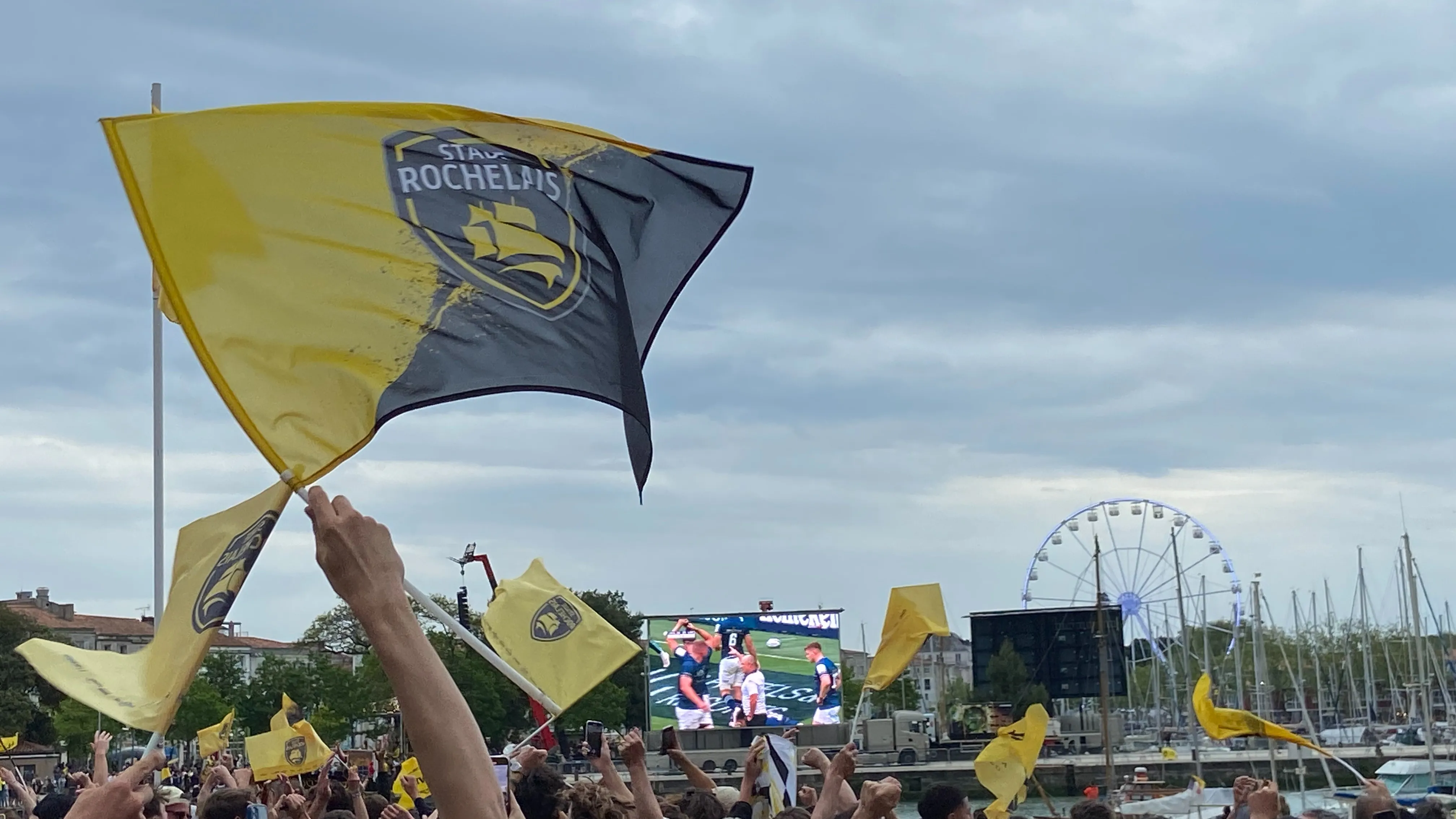 Rugby : deux écrans géants sur le Vieux-Port de la Rochelle pour la ...
