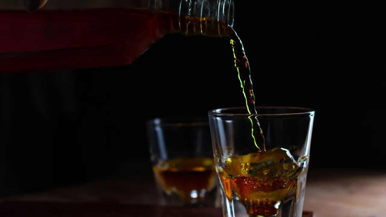 Vols de spiritueux : onze personnes mises en examen