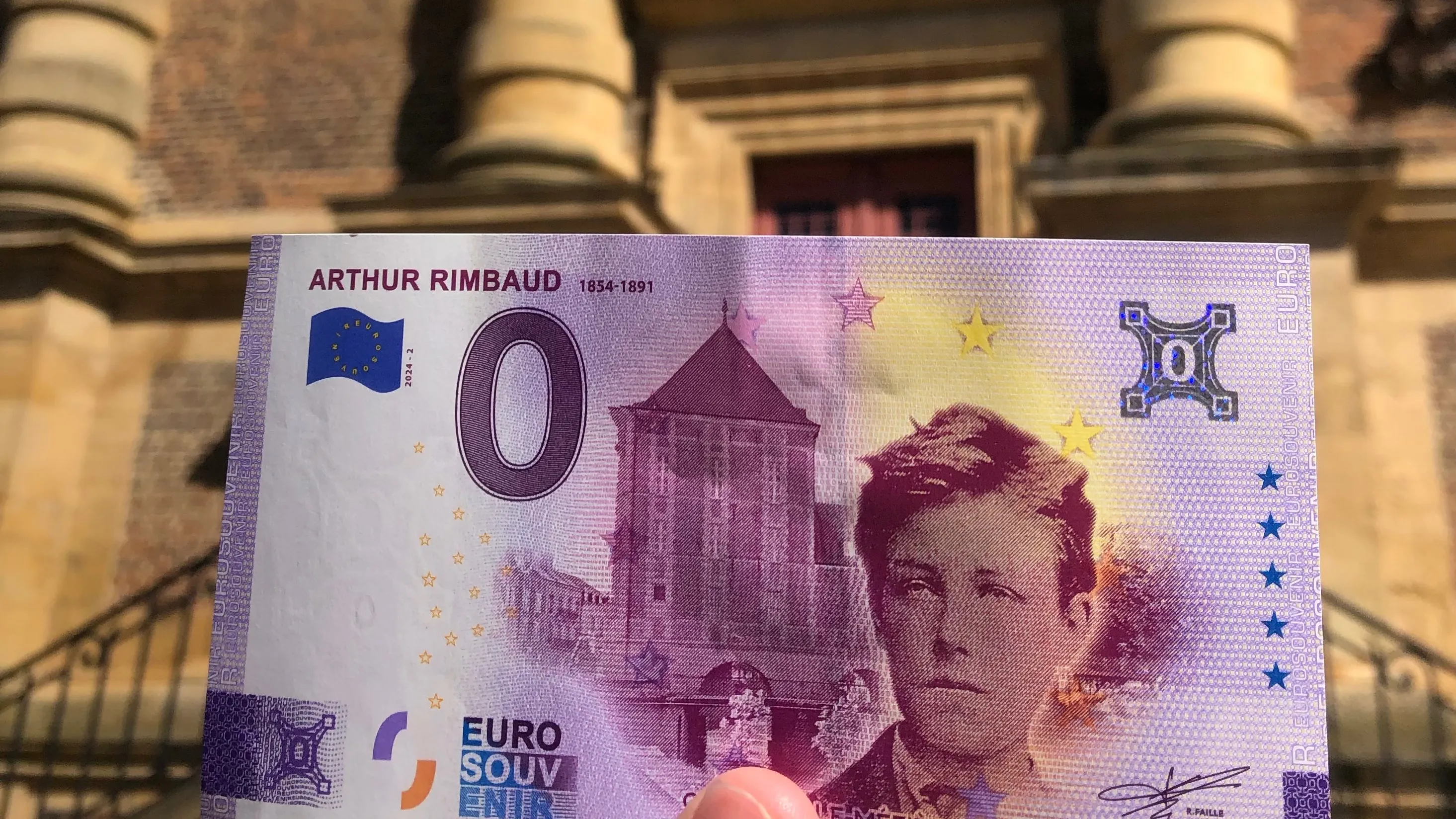 Des billets de banque de collection Arthur Rimbaud arrivent à Charleville