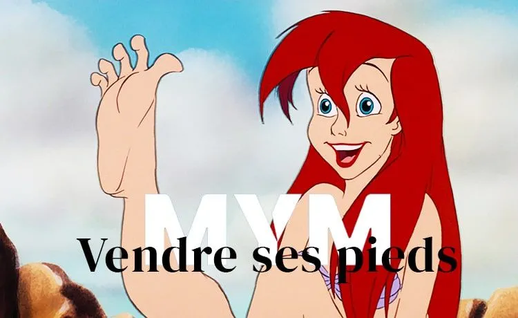 Bottines à talon aux motifs serpent et détails cloutés