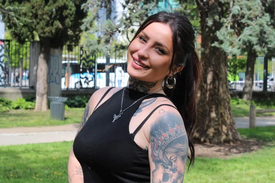 Mym / OnlyFans Chloé se fait des milliers d'euros avec son corps(04)