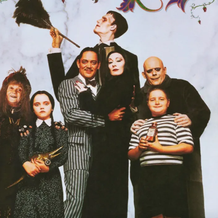 Mercredi » sur Netflix : la famille Addams se dévoile en images - Elle