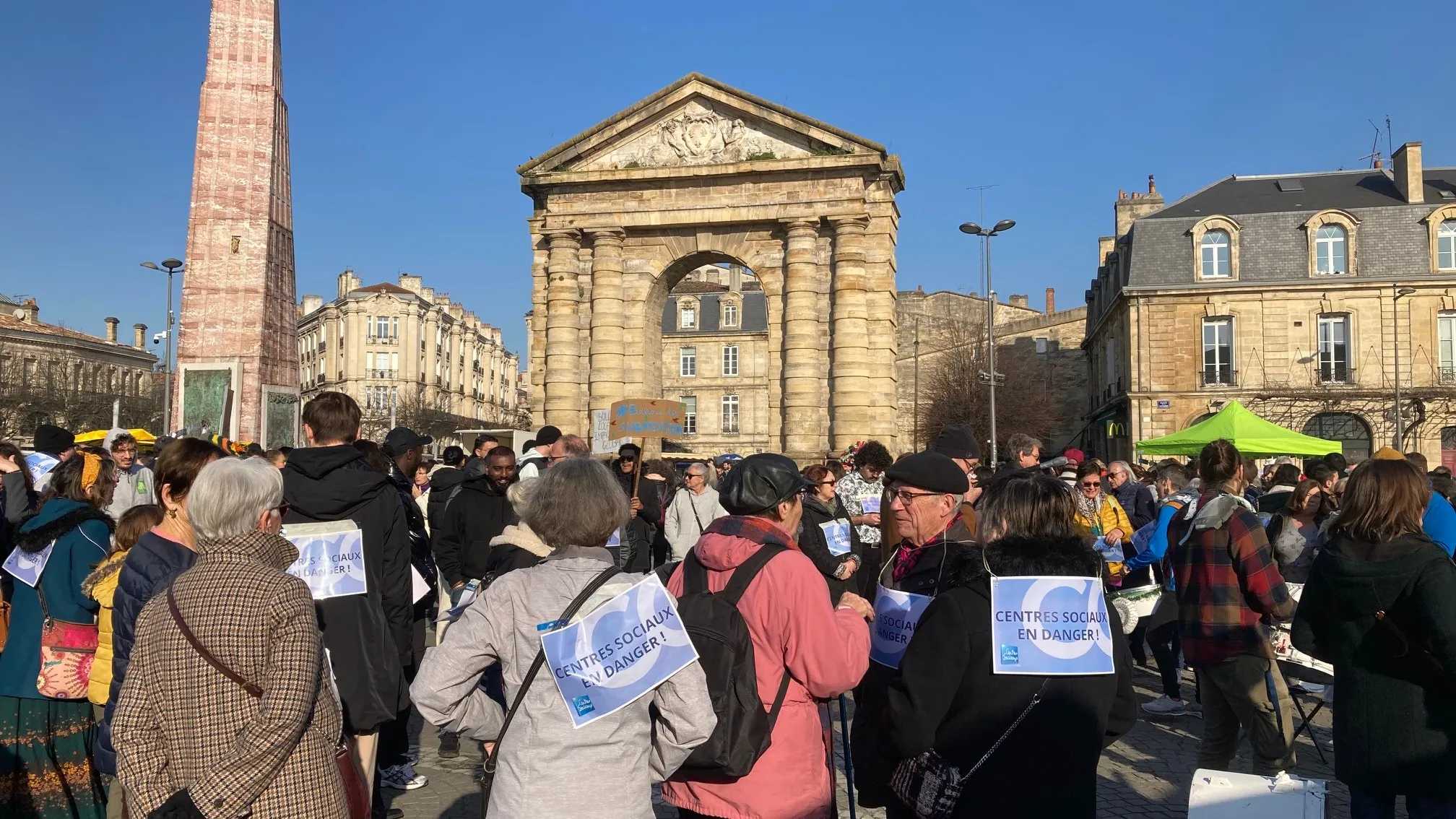 Crisis in Bordeaux: 200 people mobilize to save social centers from closure