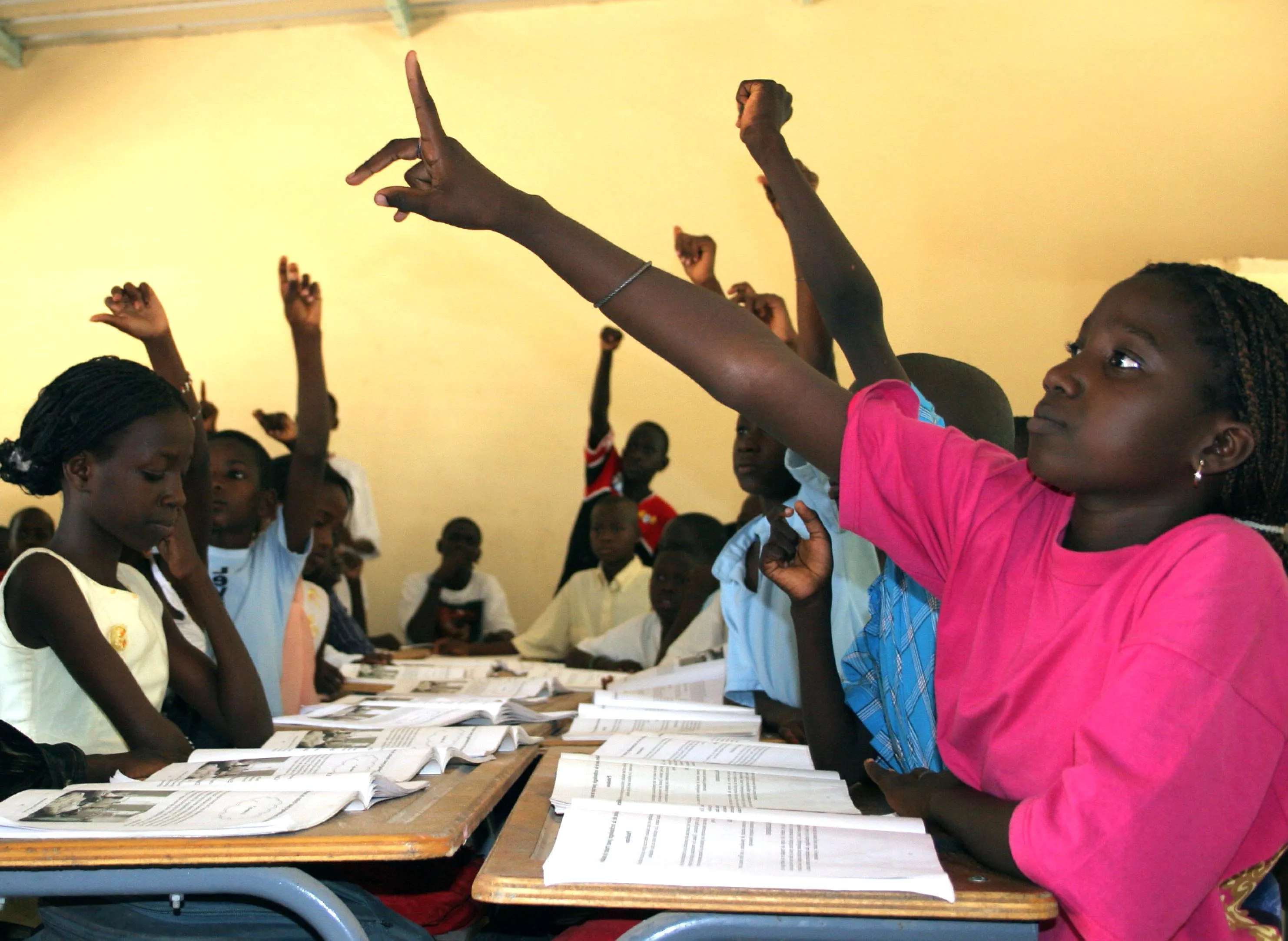 Signes religieux au Sénégal : porter le voile, la croix ou des perles sacrées est désormais autorisé dans toutes les écoles