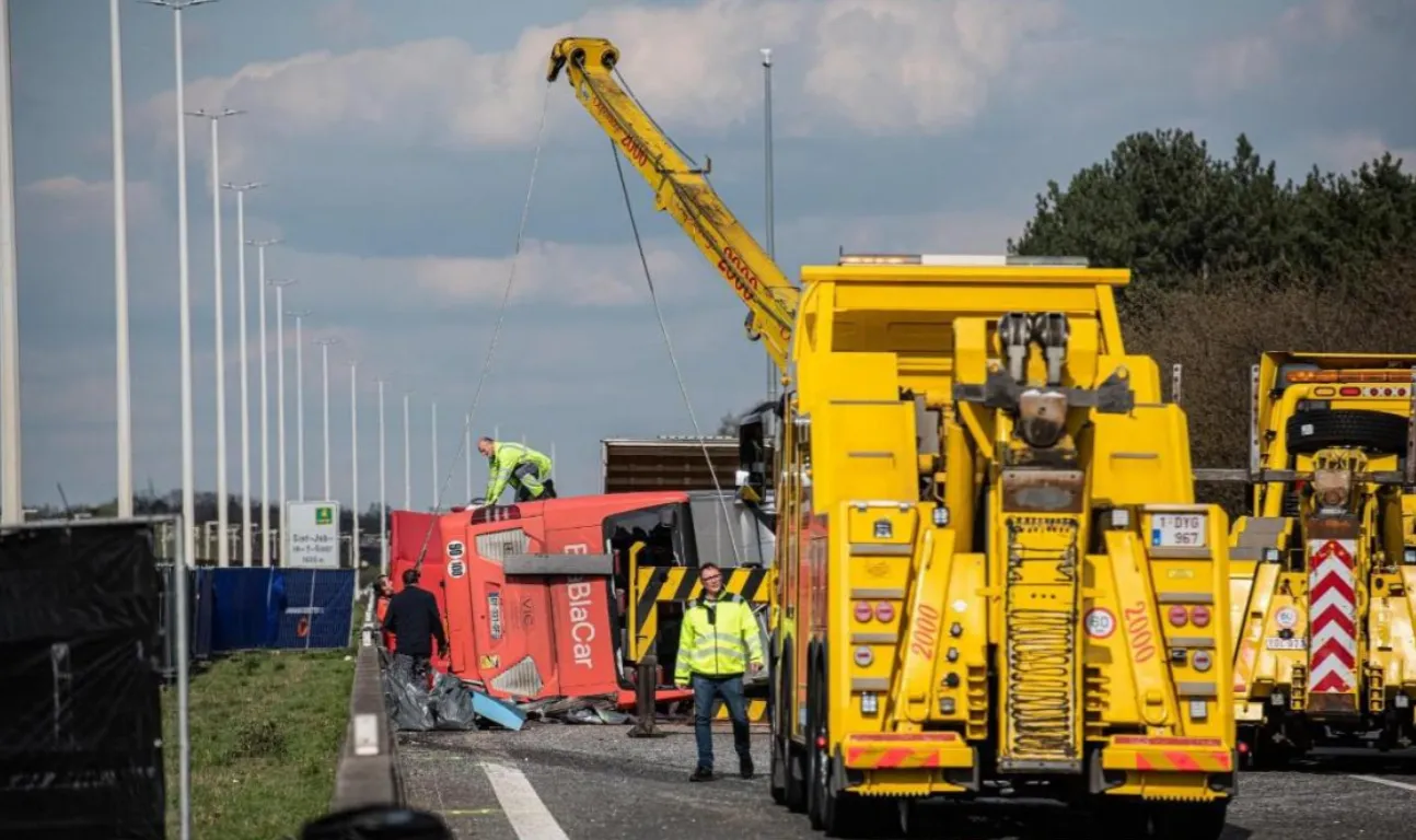 Accident D'un Bus BlaBlacar En Belgique : Une Lycéenne Picarde Parmi ...