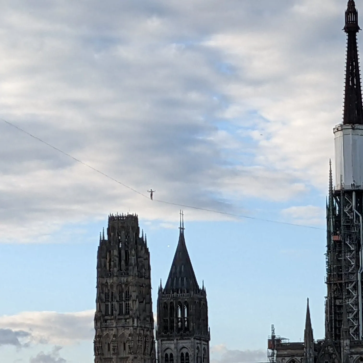 Funambule Rouen 2025: Traversée Du Funambule Rouen – MGNAR