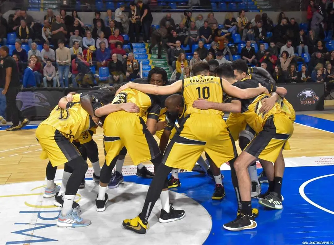 Fanion De La Fédération Française De Basketball (FFBB) - Neuf En Tissu