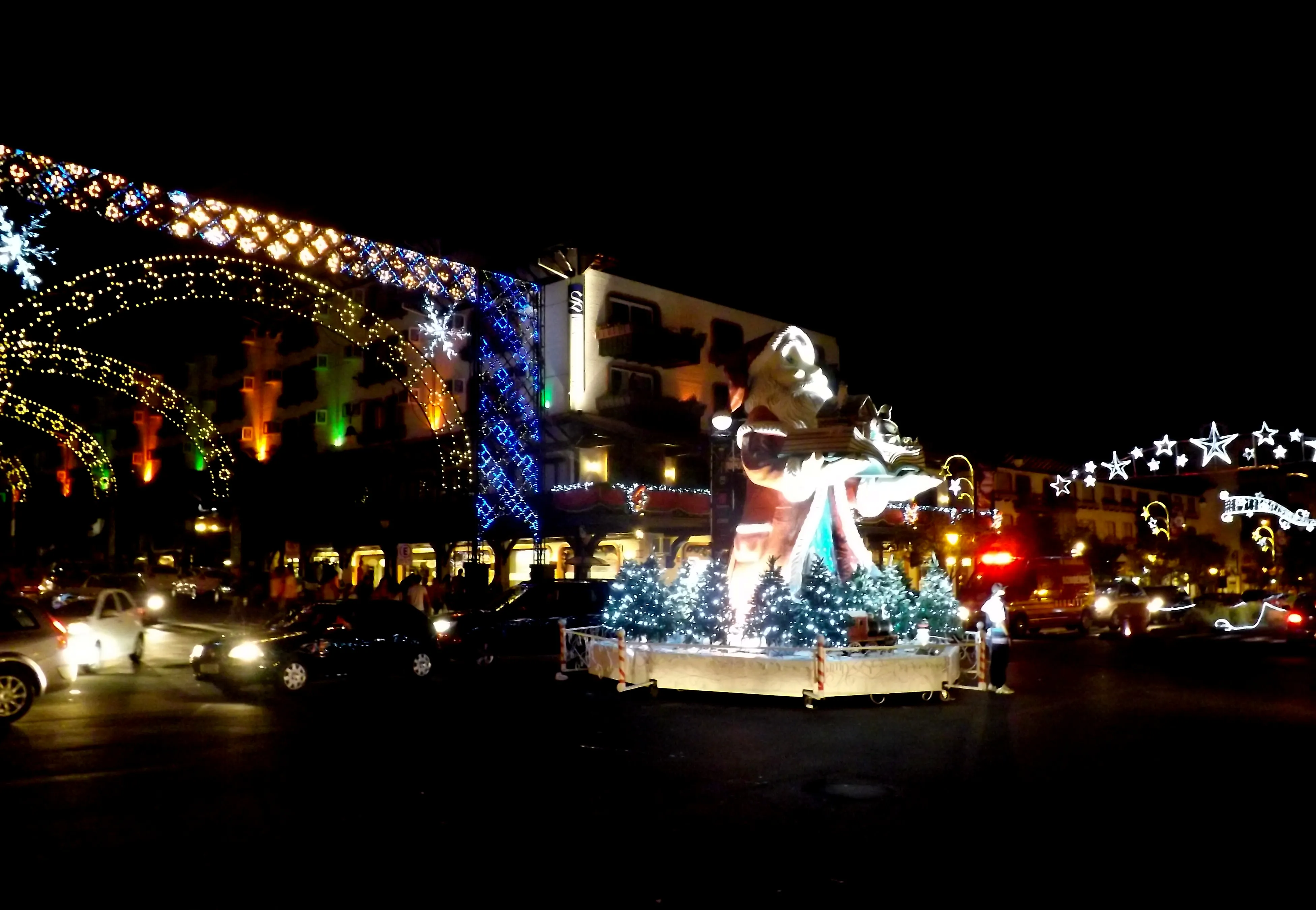 Au Brésil, on prépare déjà les fêtes de noël (vidéo) LATINA