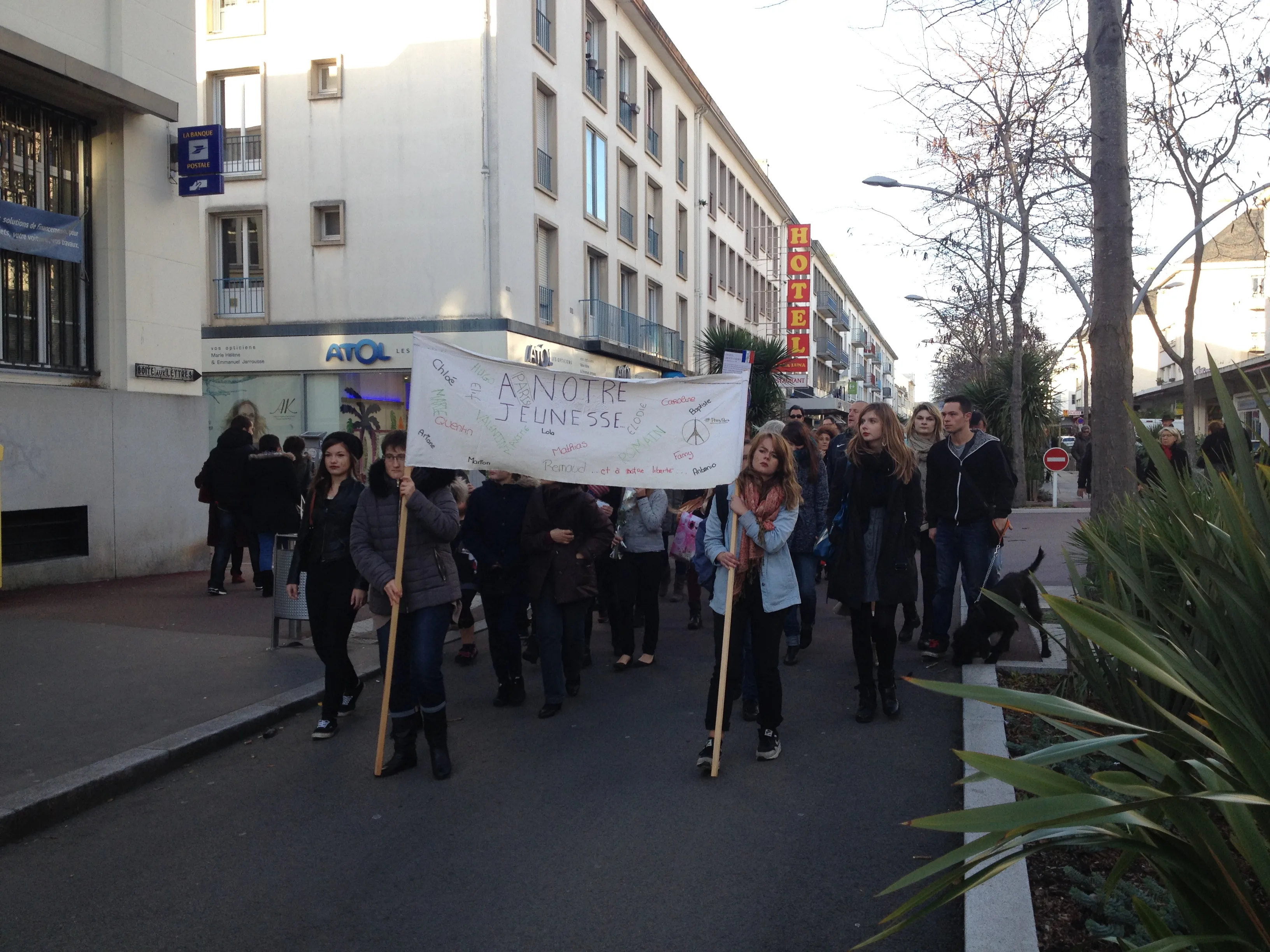 Près de 5 000 personnes réunies à SaintNazaire en hommage aux victimes