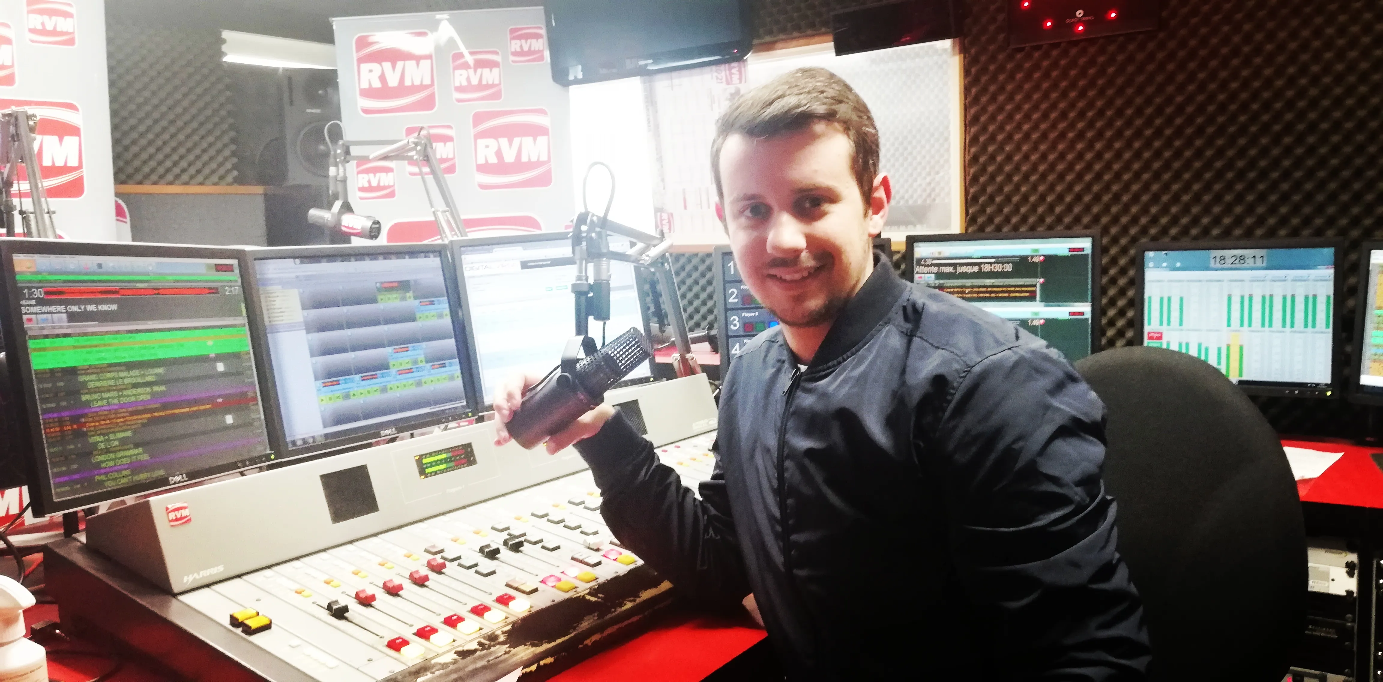 100 ans de la radio : Comment Julien est-il devenu animateur radio.