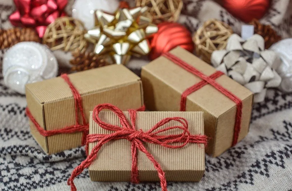 Cadeaux de Noël : pourquoi vous devez les ouvrir le 24 Décembre ou pas !