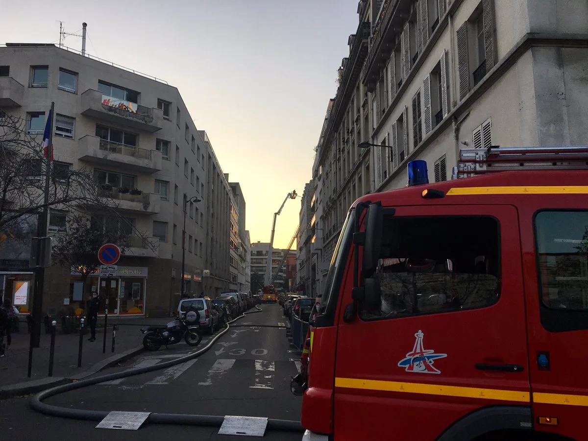 Paris un violent incendie dans un immeuble à Montparnasse VOLTAGE