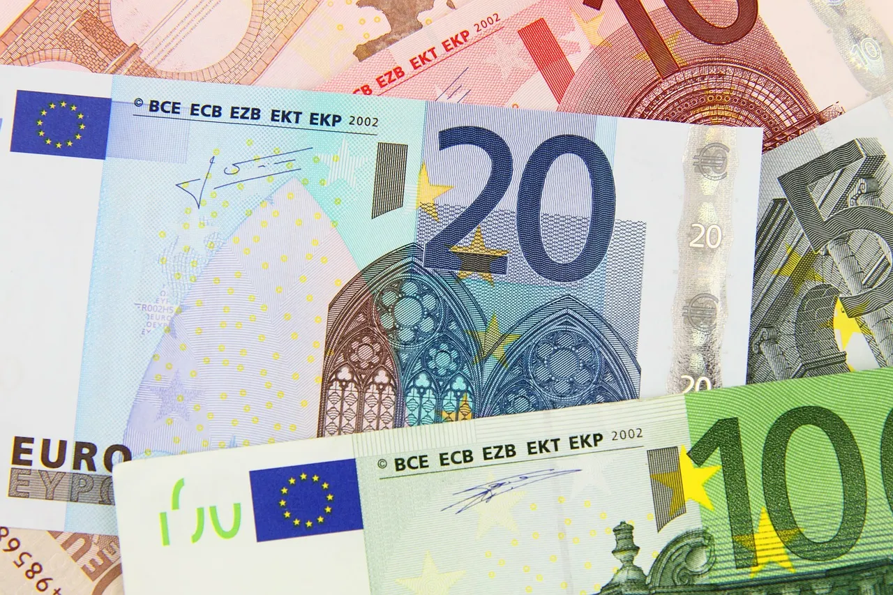 Pensions alimentaires : la Caf assurera le versement - VOLTAGE