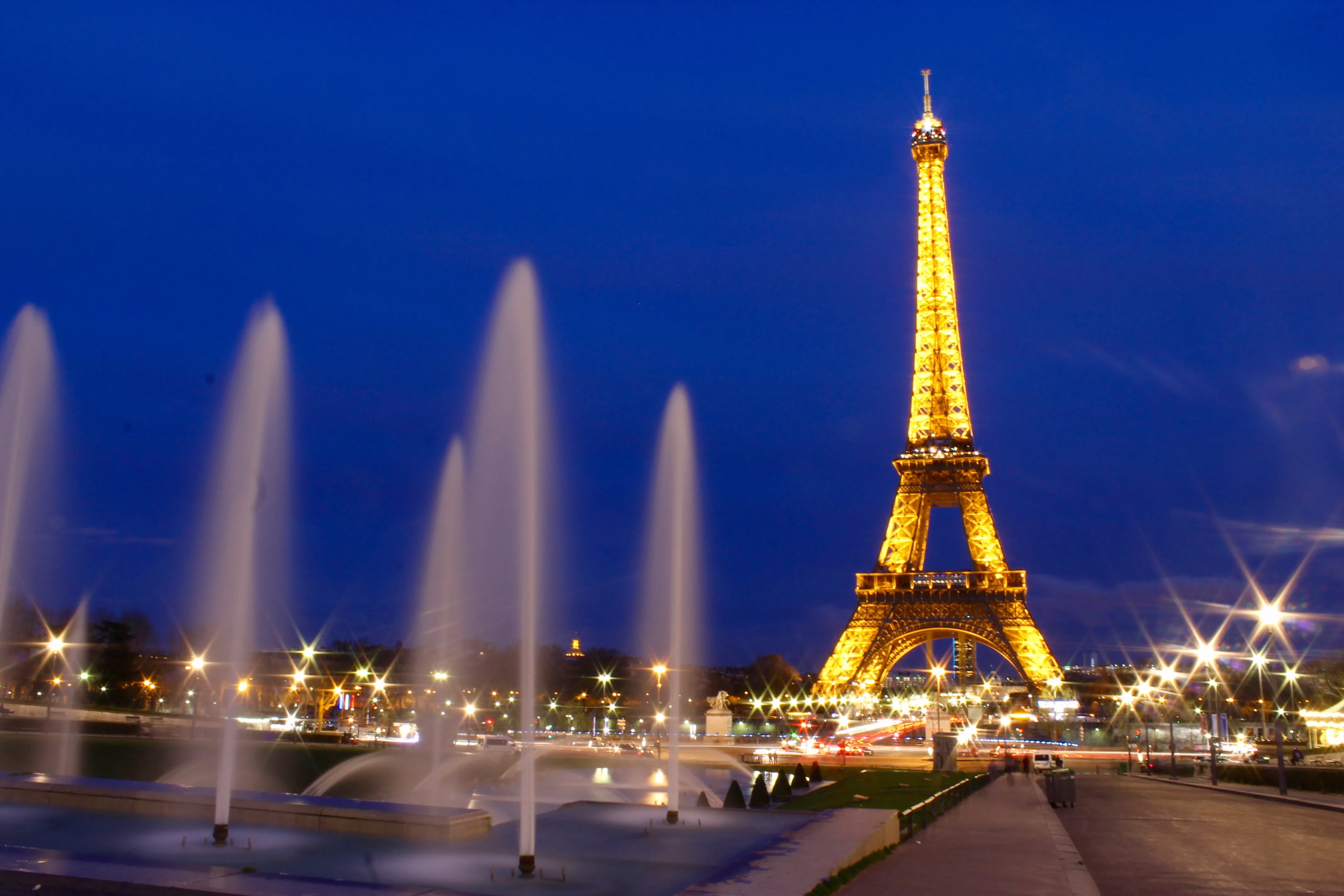 La Tour Eiffel va changer de couleur pour les JO 2024 - VOLTAGE