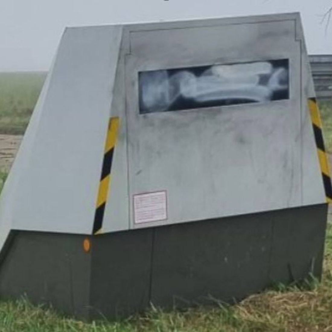 Dégradation d'un radar de chantier à Charbogne.