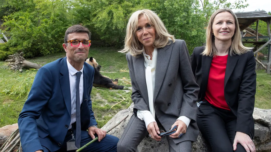 Brigitte Macron accompagnée de Rodolphe Delord et Bérangère Couillard