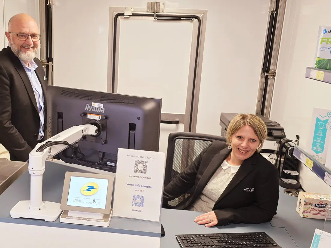 L'intérieur du bureau de poste itinérant