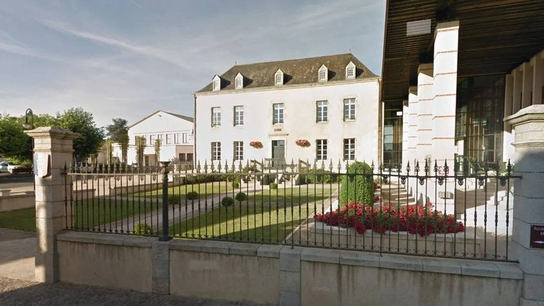 Mairie des Essarts-en-Bocage