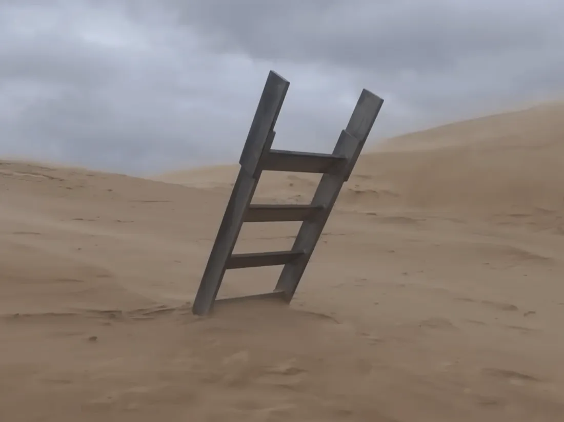 Un escalier refait surface sur la Dune du Pilat à cause des vents violents