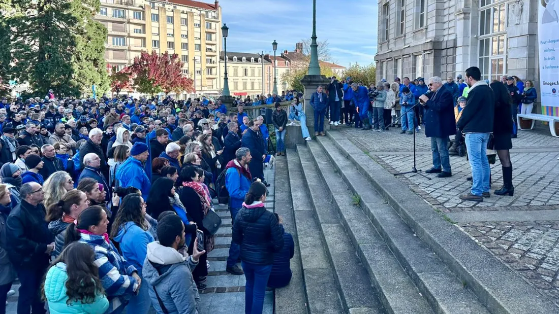 Rassemblement hommage "homme en bleu"