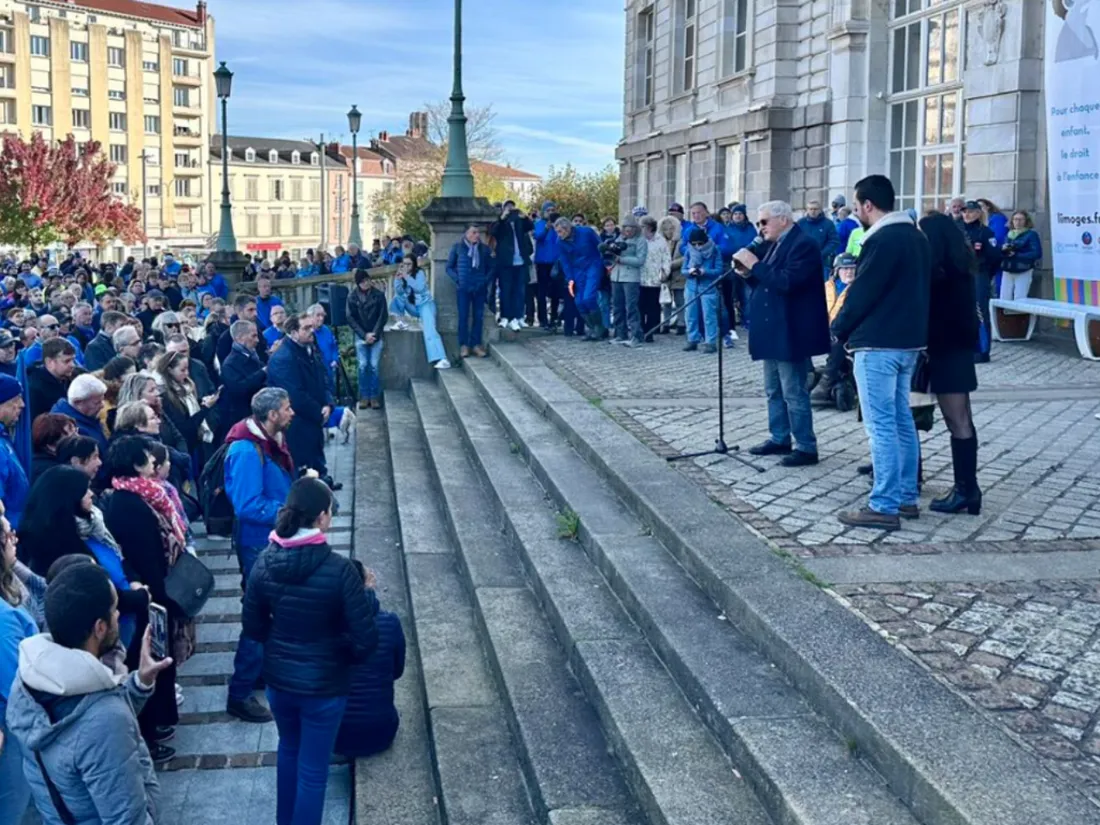 Rassemblement hommage "homme en bleu"
