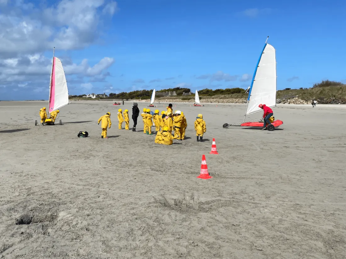 Des activités nautiques sont au programme des jeunes Ukrainiens.