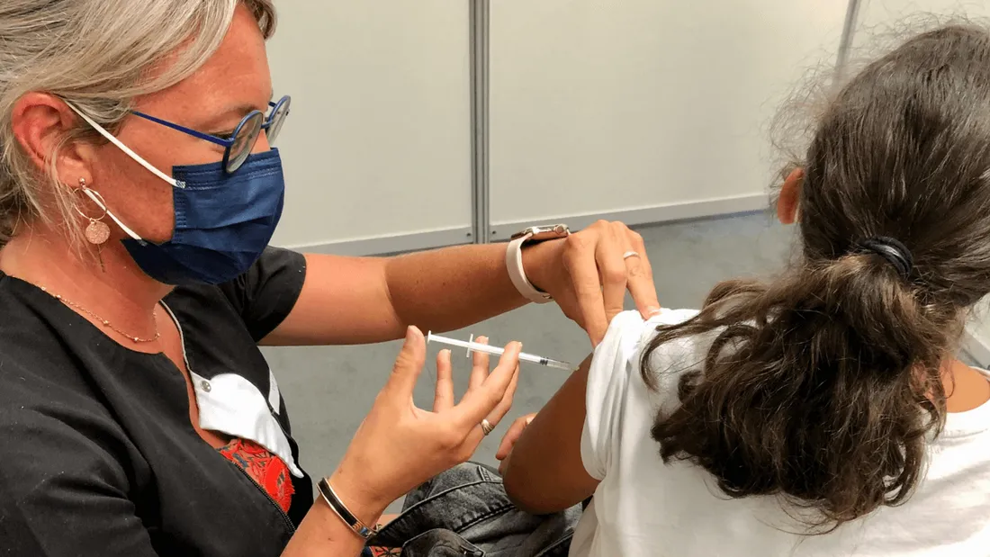 Quatre adolescents n'auraient pas dû recevoir leur première injection.