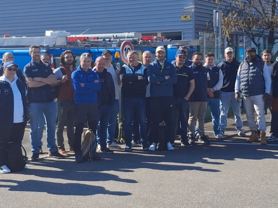 La cohorte de techniciens Enédis Limousin sur le départ pour la Réunion