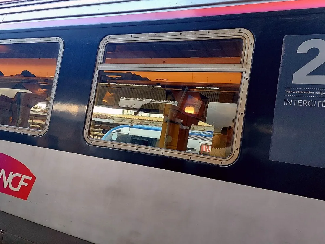 Intercités en gare de Limoges - Bénédictins