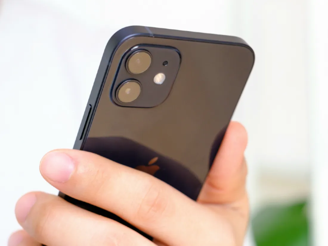Des iPhones avec l’ancien Twitter vendus à plus de 20 000 euros