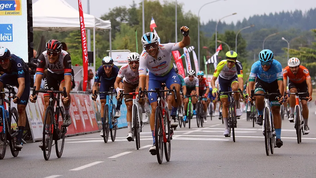 Julien Simon ( TotalEnergies) remporte la 1ère étape du Tour du Limousin Périgord Nouvelle-Aquitaine