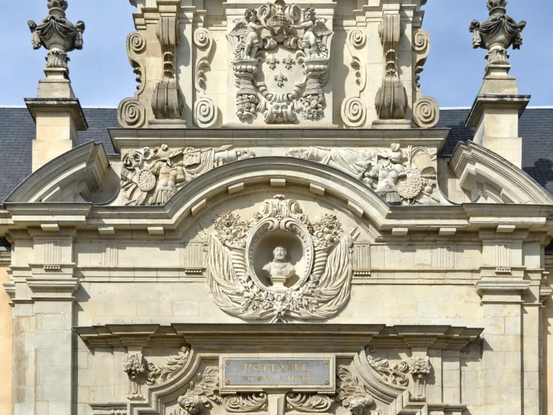 Quinze élèves du lycée militaire du Prytanée en garde à vue pour des violences et dégradations