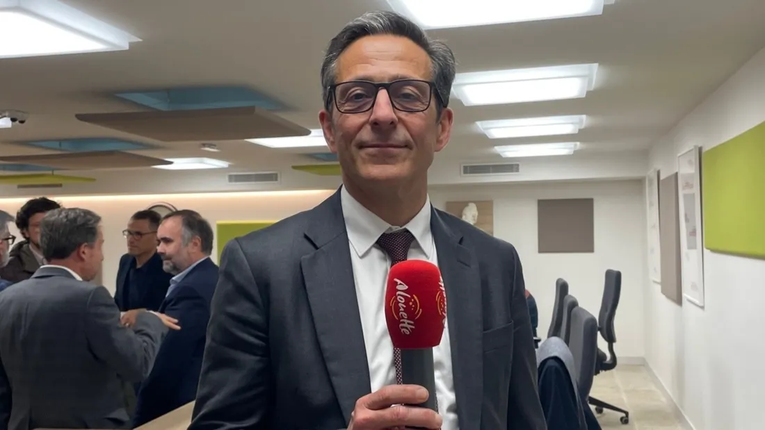 Martin Ajdari au micro Alouette