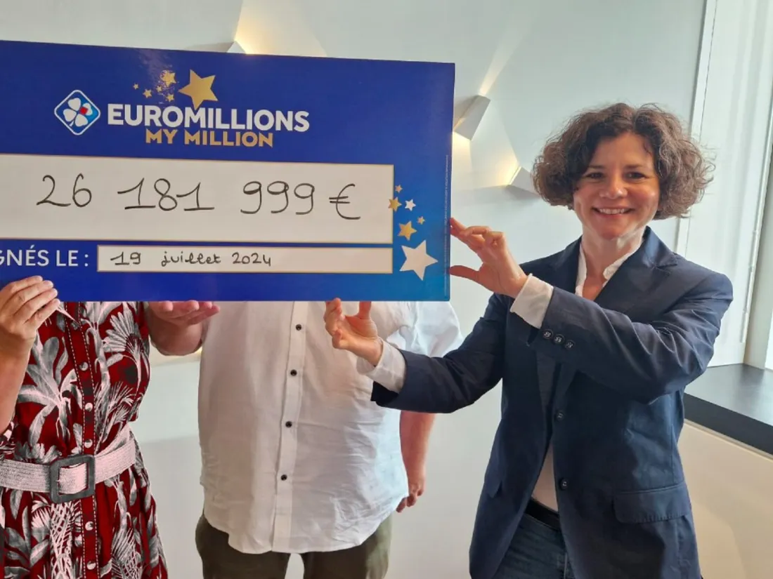 Les gagnants et Isabelle Cesari, Responsable accompagnement et expérience gagnants de FDJ