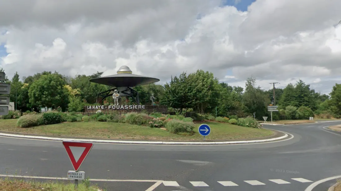 Rond-point à la Haie-Fouassière