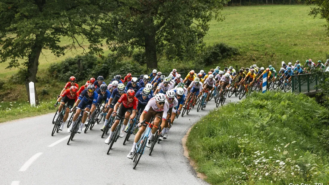 Le peloton du Tour du Limousin en 2023