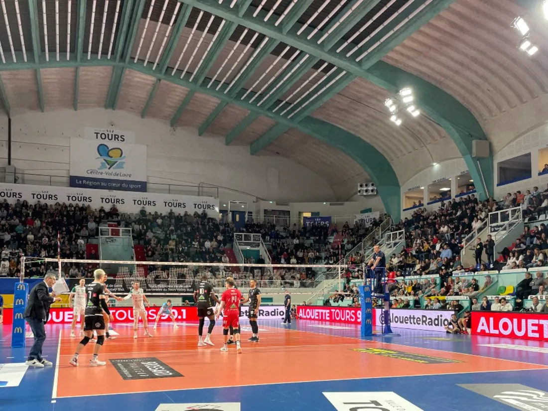 Tours volley-ball