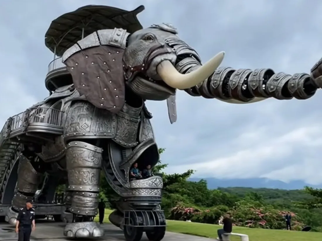Elephant chinois, copie machines de l'île de Nantes