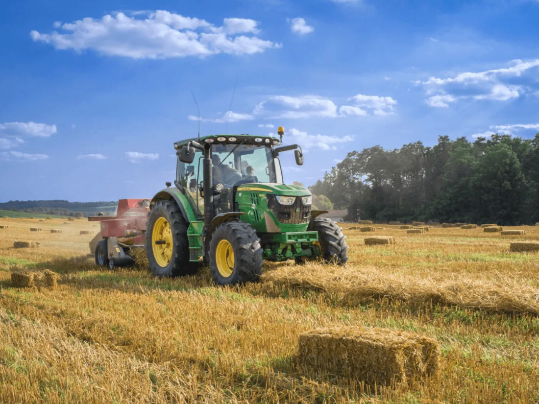 "Du prix pour l'avenir" : 150 tracteurs investissent le centre de Quimper