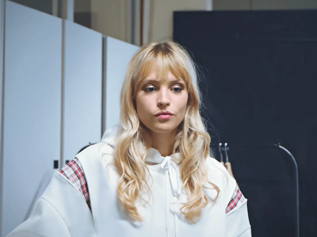 Le documentaire Netflix sur Angèle se dévoile dans une bande-annonce
