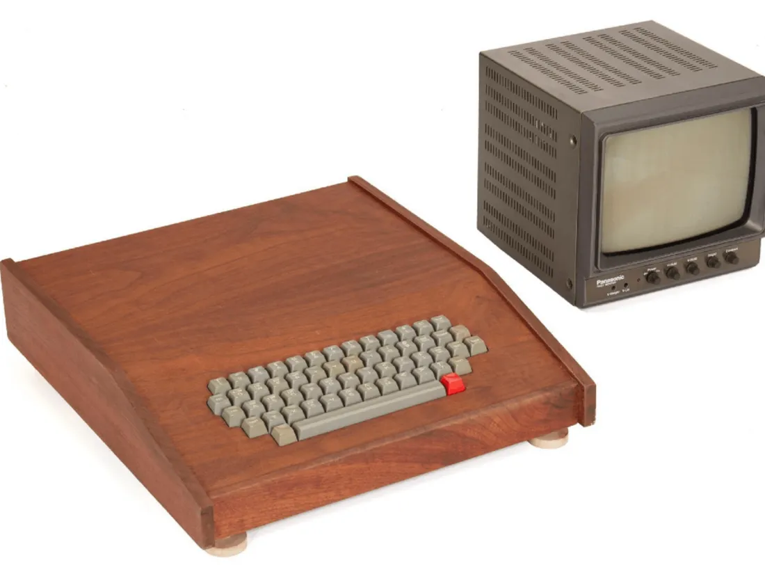 Un Apple-1 vendu 400 000 dollars aux enchères