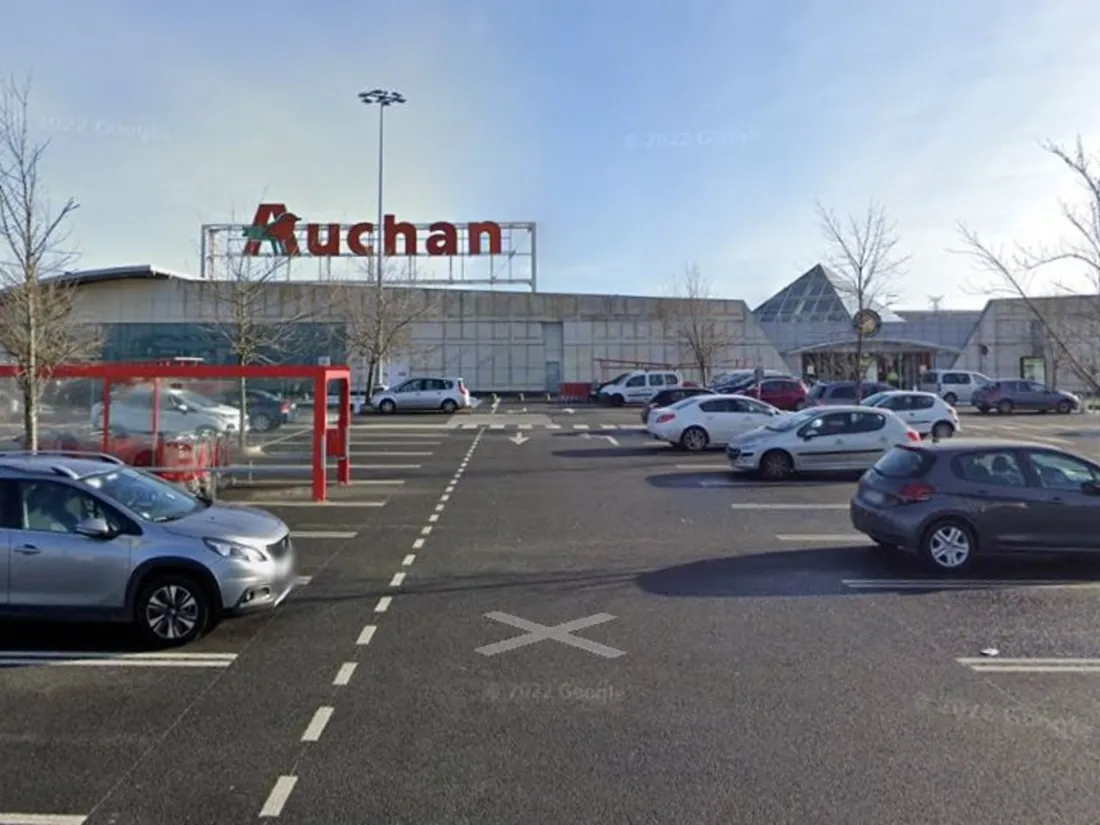Auchan saint cyr sur loire