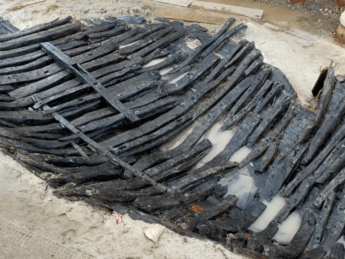 Une mystérieuse épave vieille de 1 300 ans mise au jour près de Bordeaux