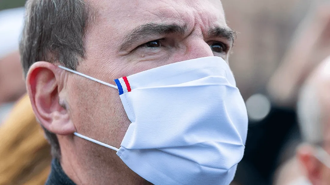 Castex réunit lundi 10 ministres pour "faire le point" sur Omicron
