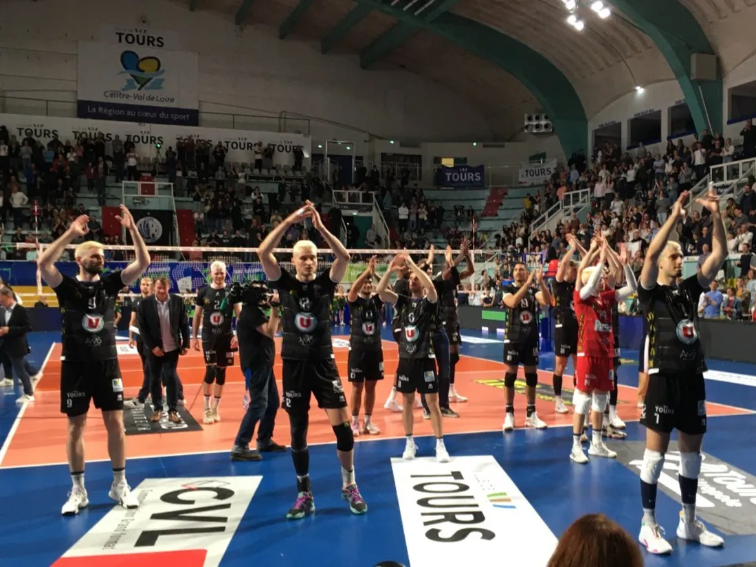 Clapping TVB