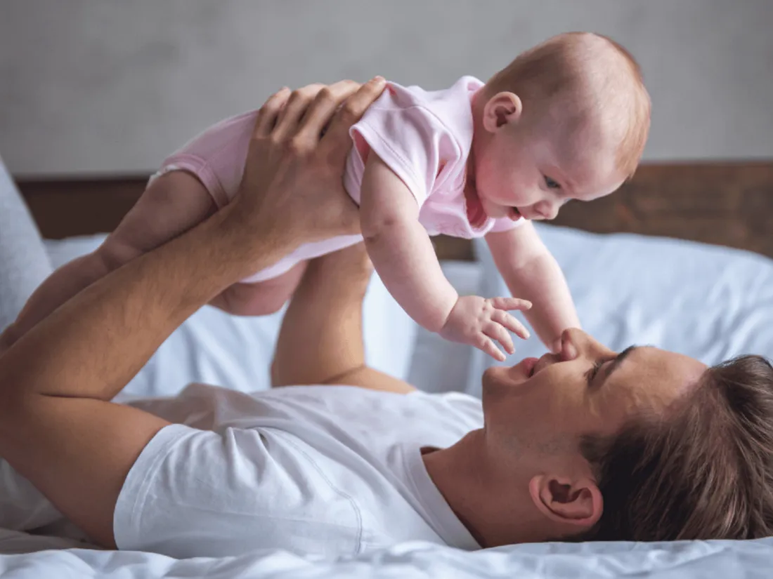 Congé de naissance bébé parent