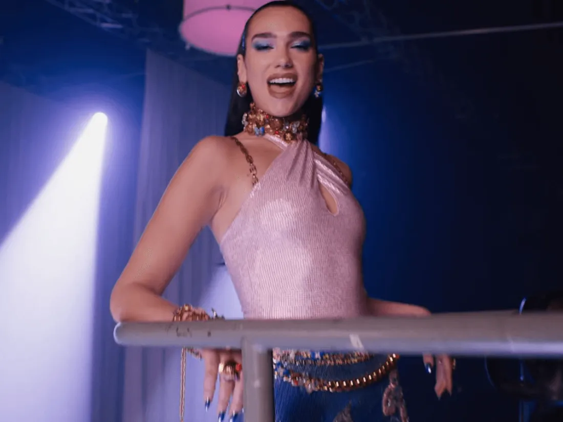 Découvrez la nouvelle chanson de Dua Lipa, issue de la BO du film Barbie !