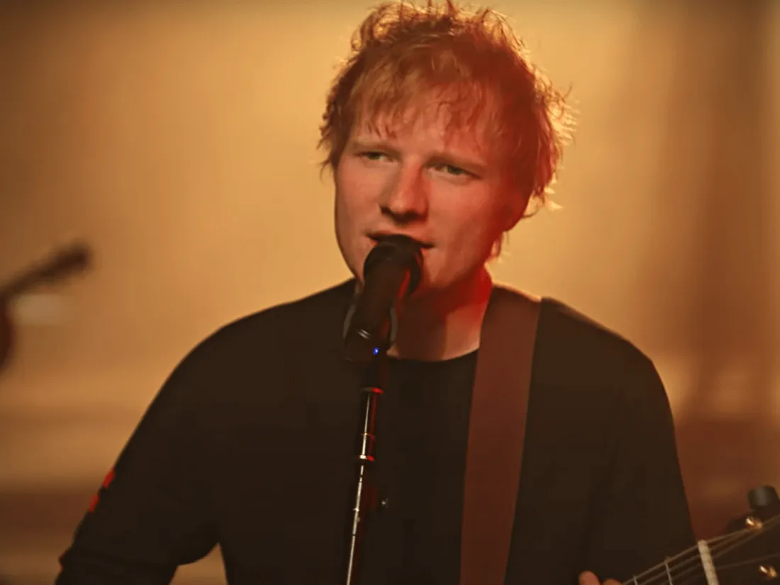 Ed Sheeran dévoile un extrait de son nouveau titre "Overpass Graffiti"