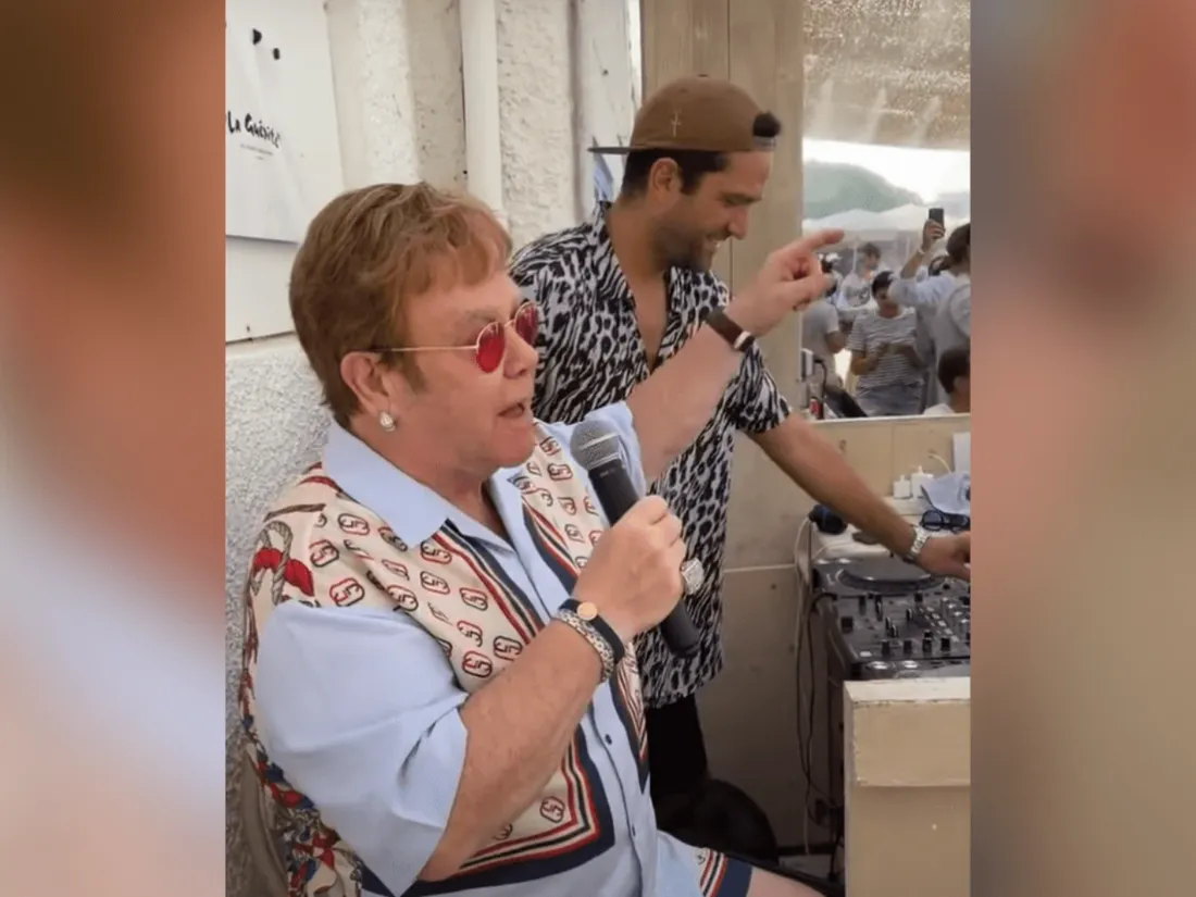 Elton John - concert improvisé au restaurant La Guérite (Cannes)