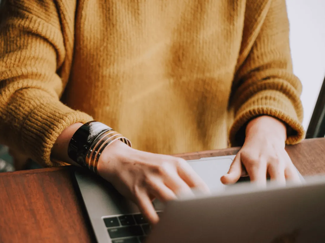 Les femmes travaillent gratuitement par rapport aux hommes